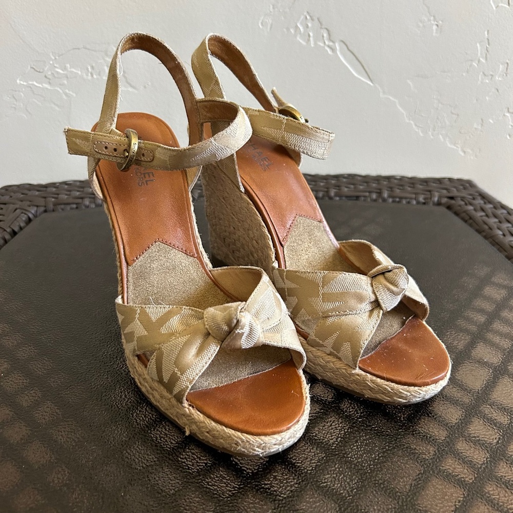 MICHAEL Michael Kors Logo Print Wedge Espadrille Open Toe Sandals size 7.5M